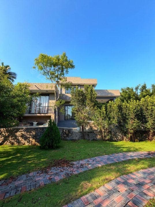 Modern, Furnished House with Lush Green Garden for Sale in Kadawatha